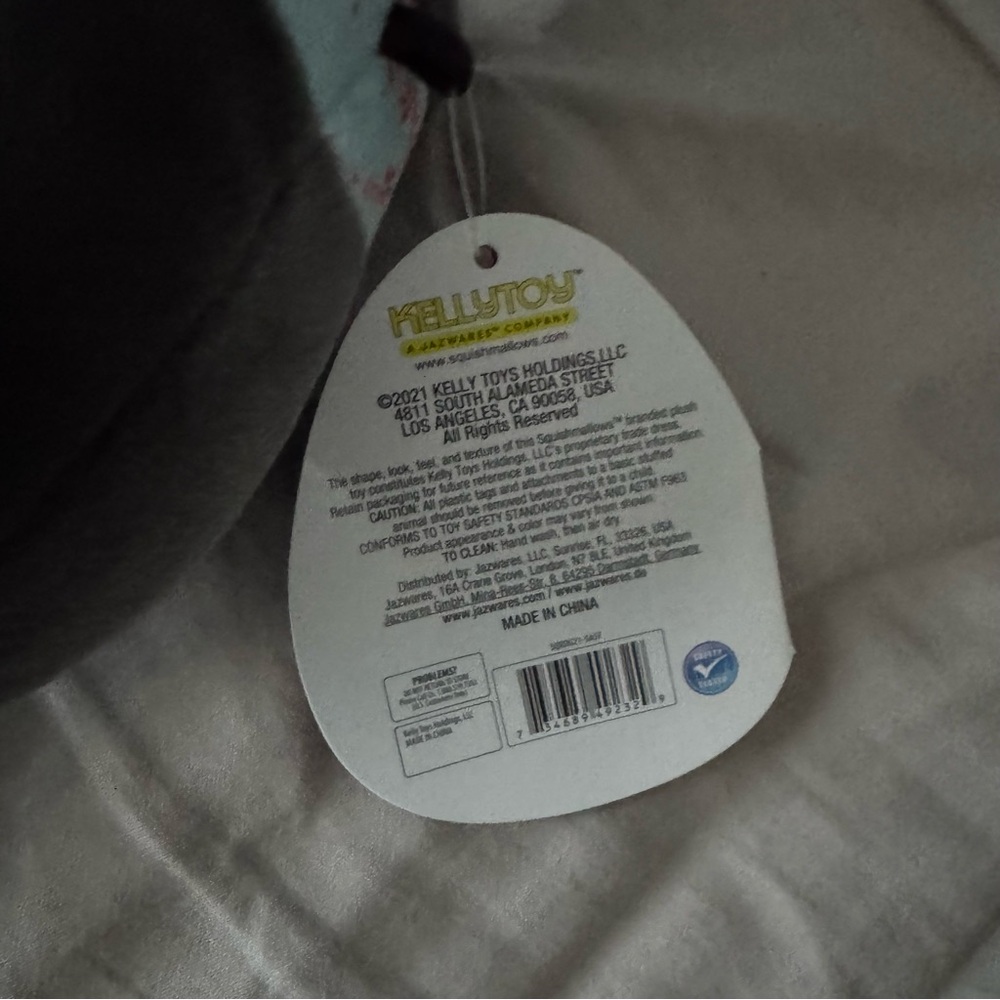 Squishmallow Luna the penguin - Picture 3 of 5